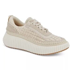Dolce Vita Dolen Sneakers in Sandstone Size 6